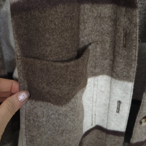 H & M Felted Oversized plaid shirt in woven felted fabric Jacket, - Picture 4 of 10